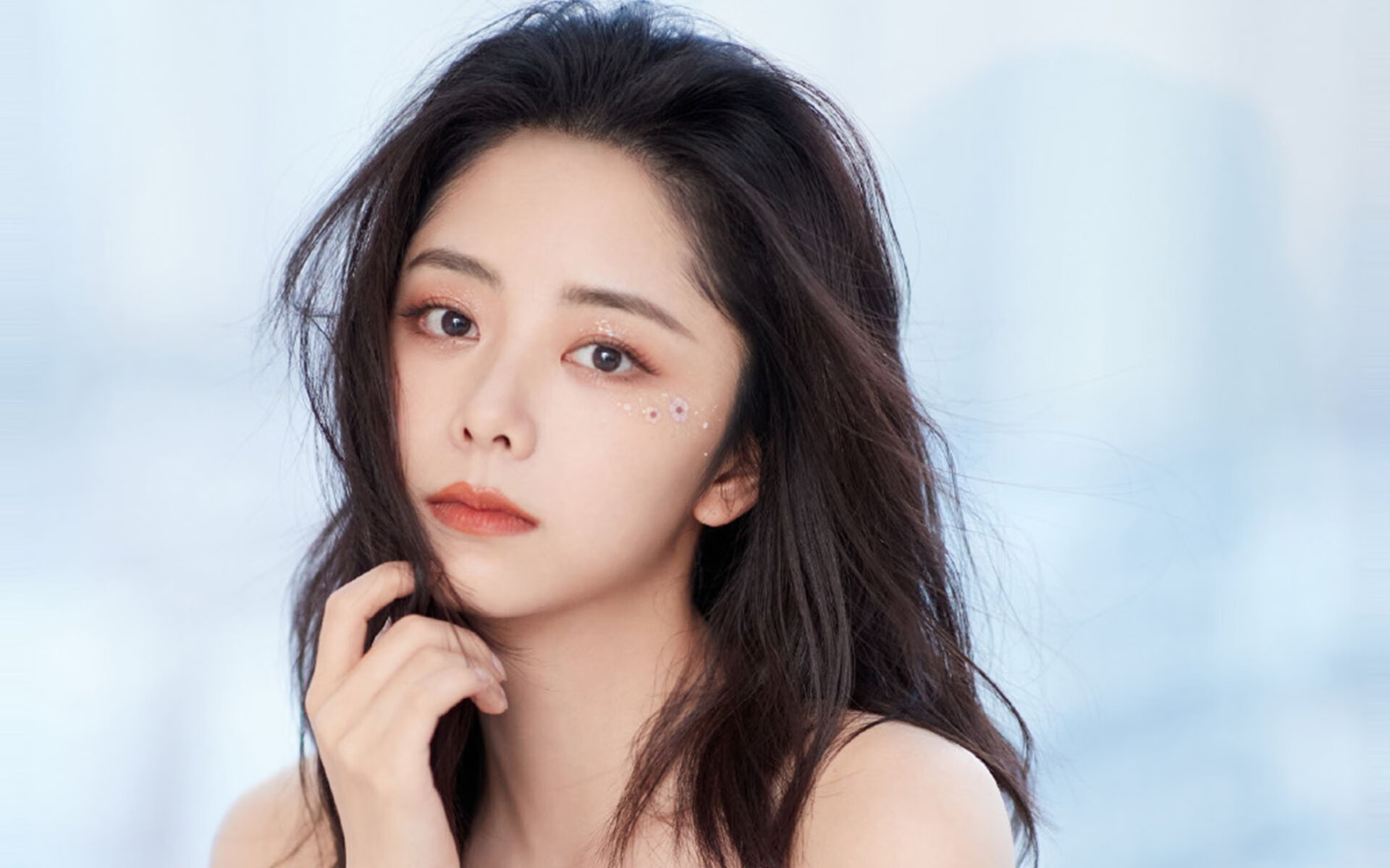 Leyu Sport下载-五大联赛球队更换主力阵型频率是否与战绩相关，五大联赛球员变动