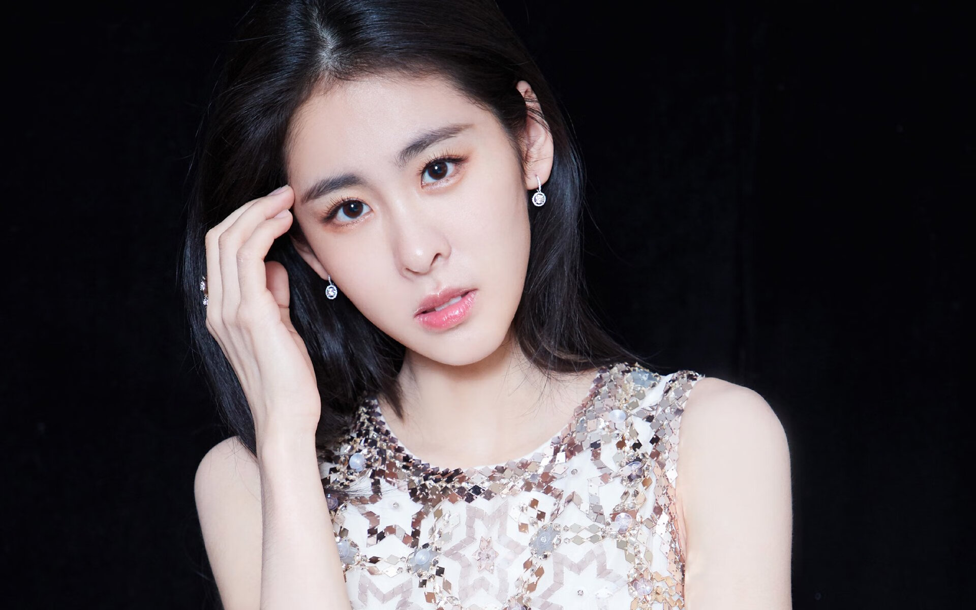 APP下载 LY Sports-国家女篮赛前封闭集训注重体能和节奏管理，女篮集训名单