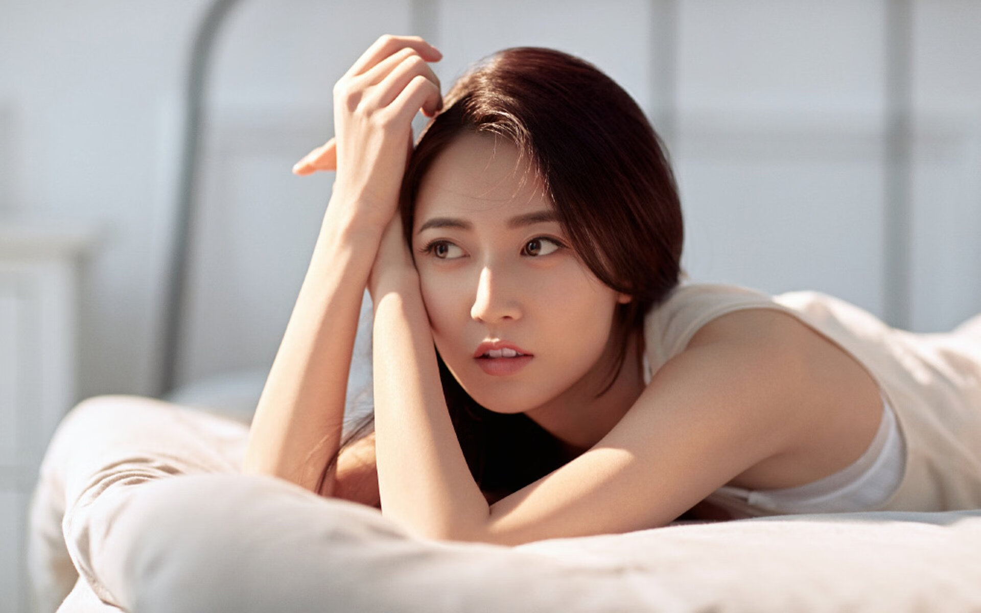 乐鱼电竞-国际热身赛国家队惨败 球迷讨论战术短板，国际热身赛直播