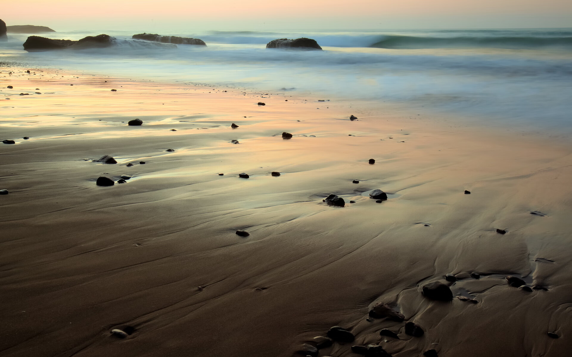 乐鱼（LEYU）体育-库里赛后与小球迷温情互动，库里和队友